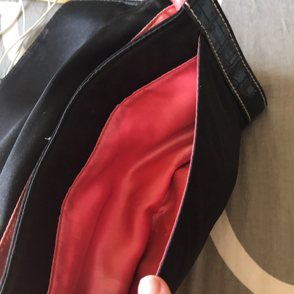 Fancy and stylish Guess clutch! - Picture 7 of 8